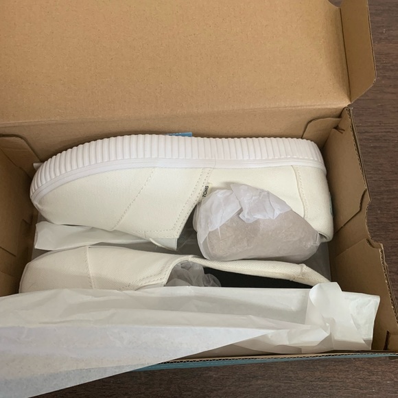 New Toms - Picture 6 of 6